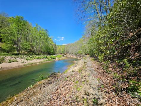 465 Paradise Lane Burnsville NC 28714