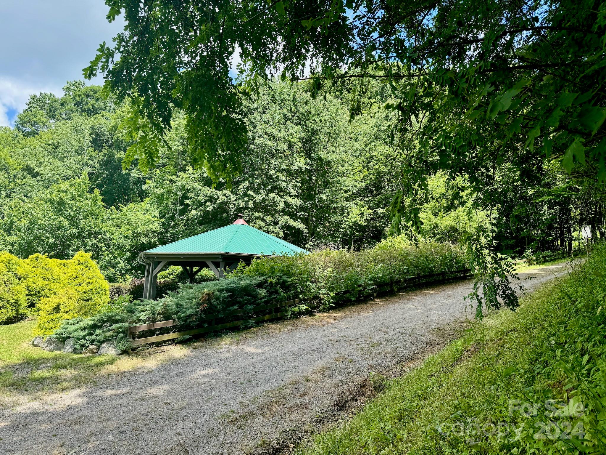 35 Flying Hawk Way Clyde NC 28721