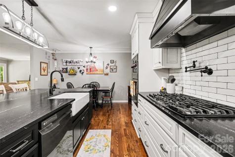 9116 Highland Creek Parkway Charlotte NC 28269