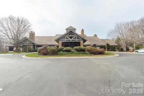 24 Falls Lane Hendersonville NC 28739