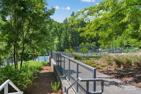 15 Mirehouse Run Asheville NC 28803