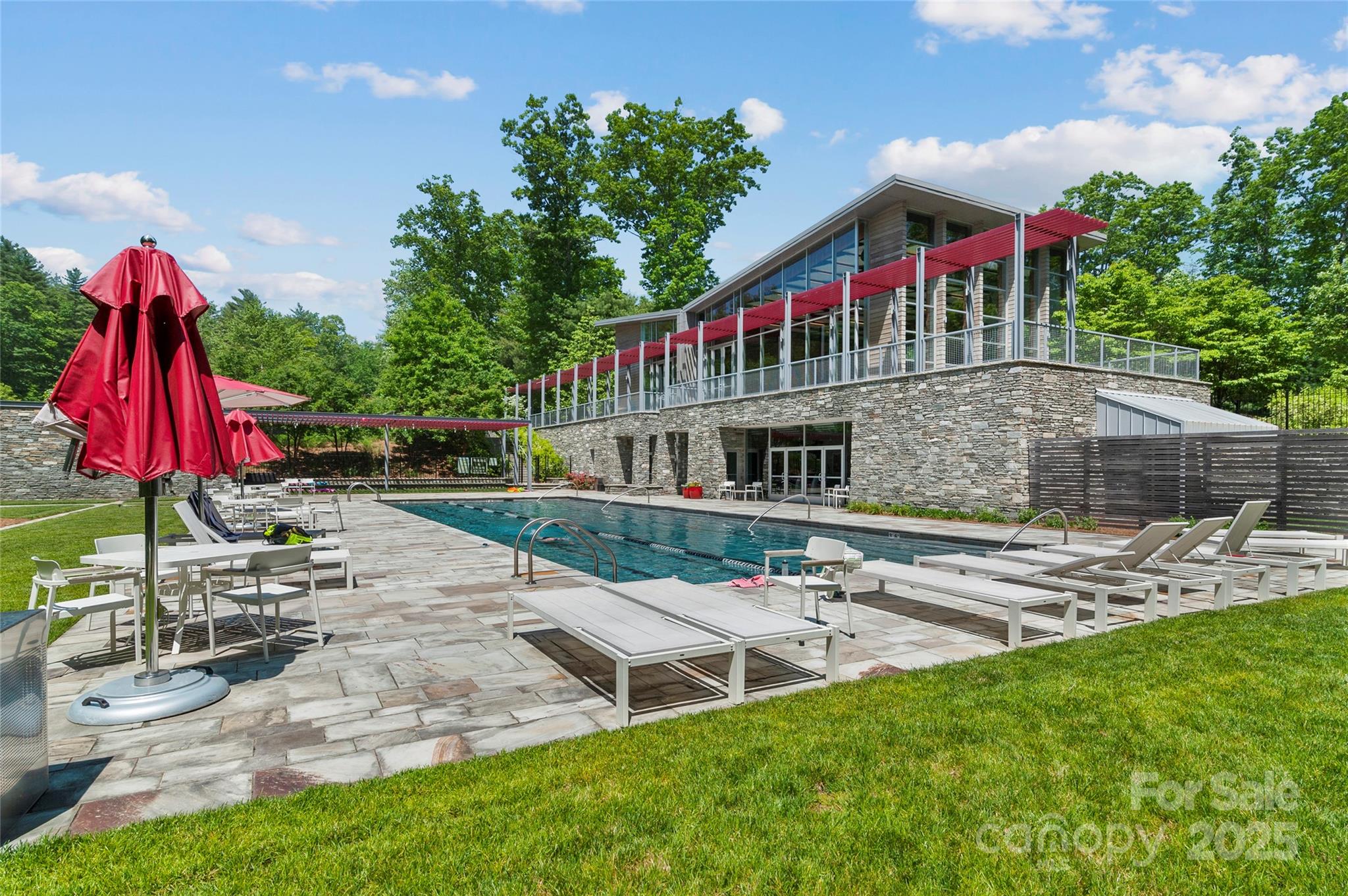 15 Mirehouse Run Asheville NC 28803