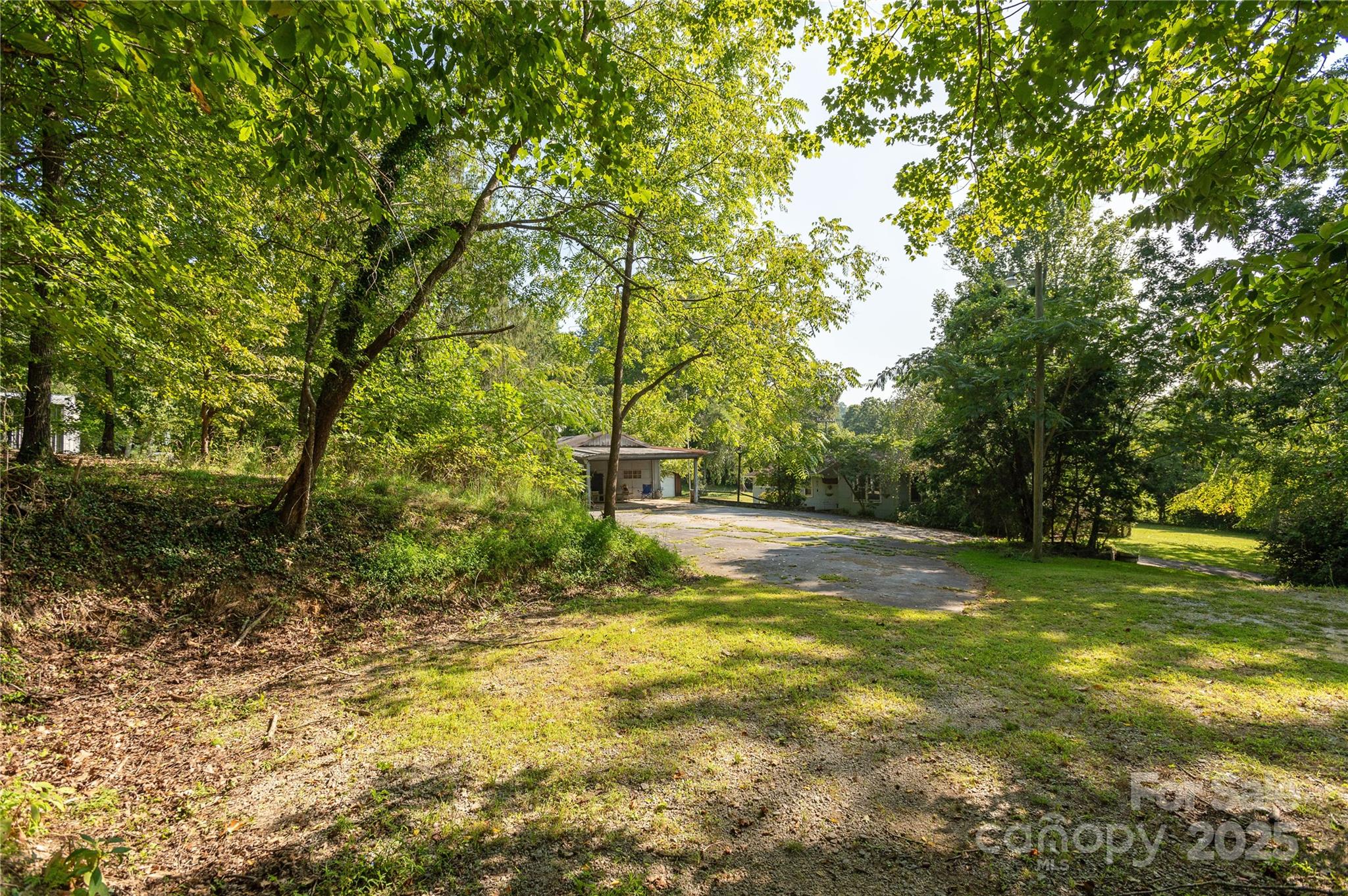 1925-B Windsor Drive Laurel Park NC 28739