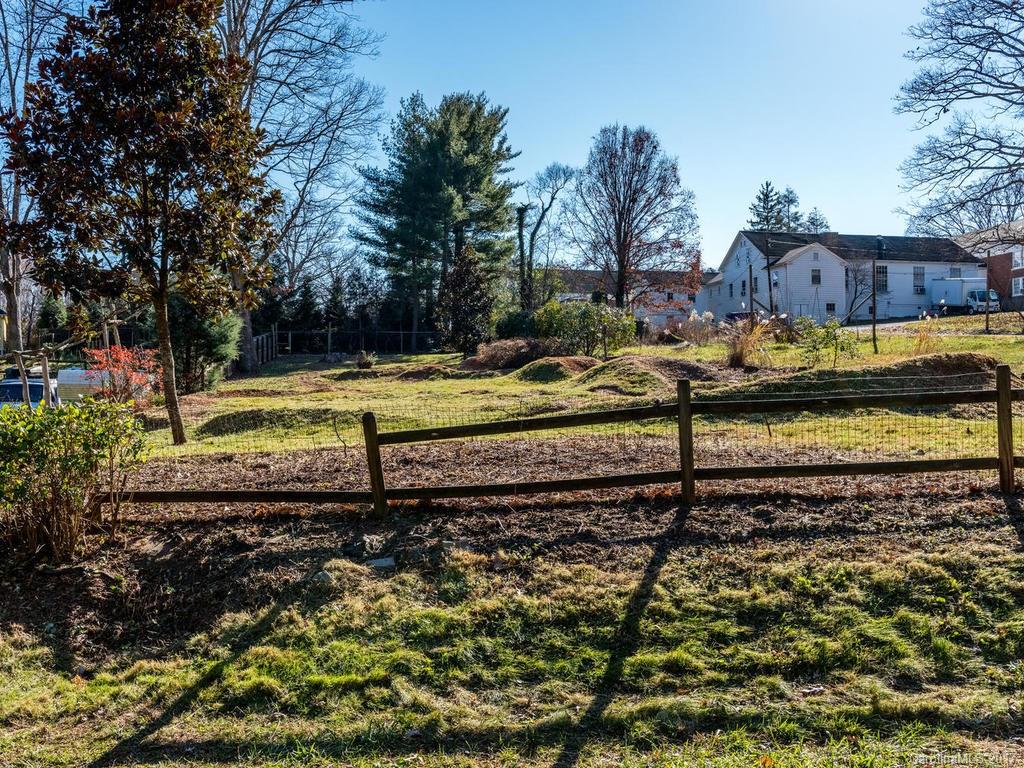 33 Lakewood Drive Asheville NC 28803