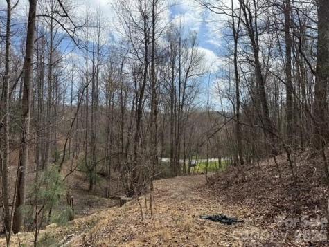 158 Chattooga Run Hendersonville NC 28739
