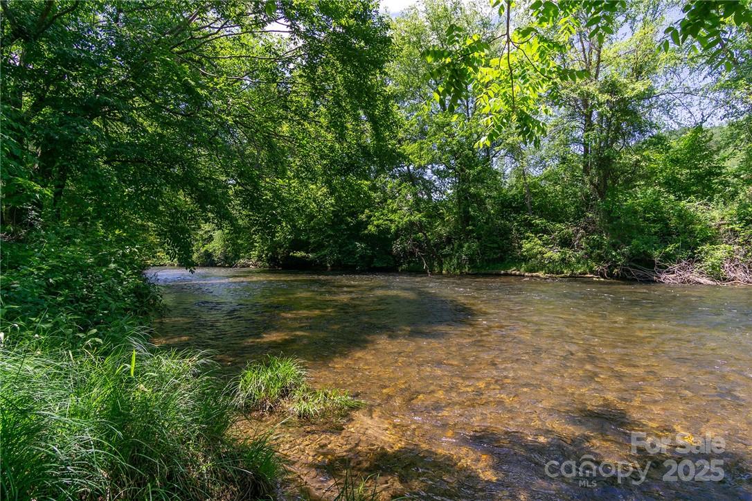 80 Buckhead Trail Horse Shoe NC 28742