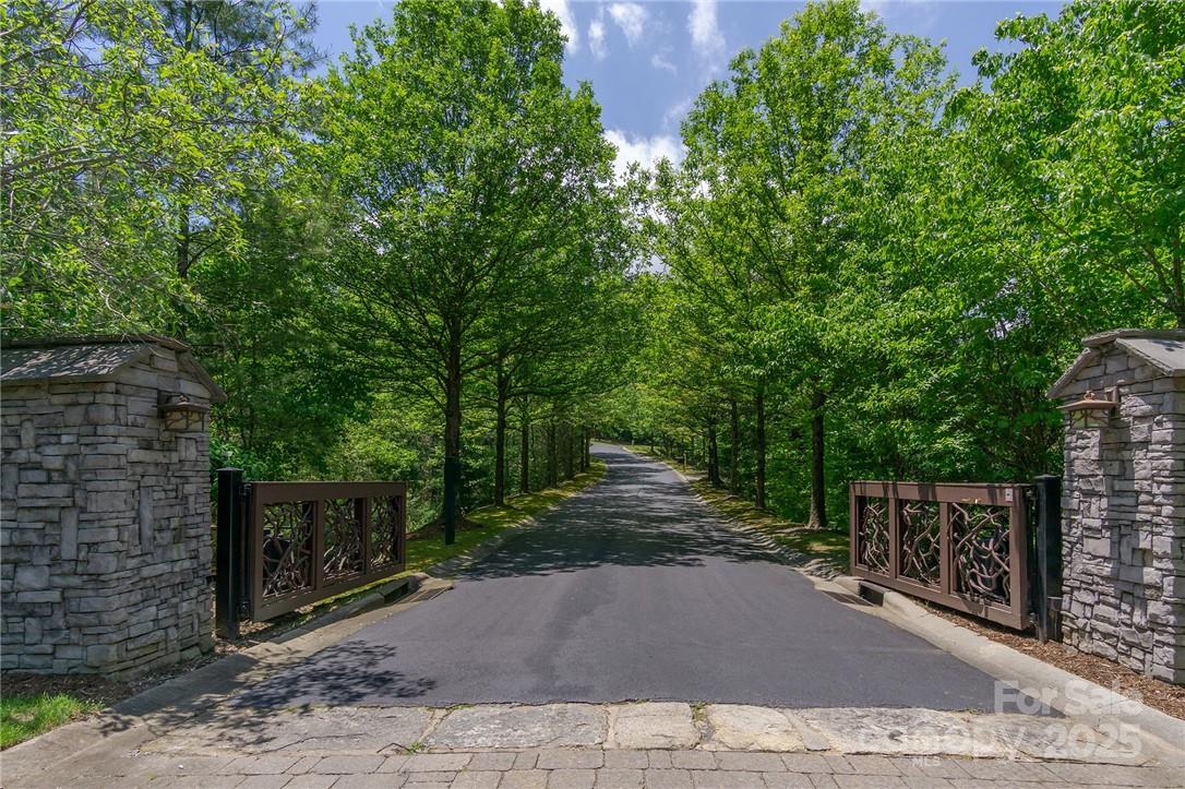 80 Buckhead Trail Horse Shoe NC 28742