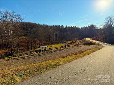 2 River Run Asheville NC 28804
