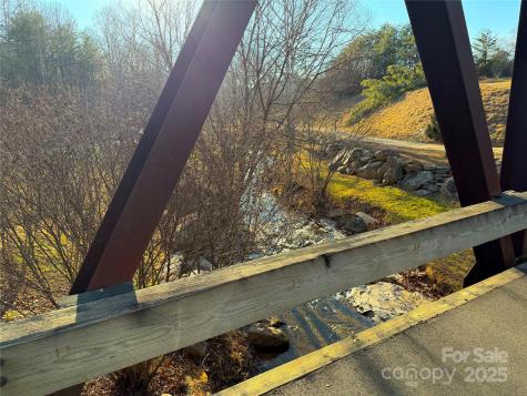 2 River Run Asheville NC 28804