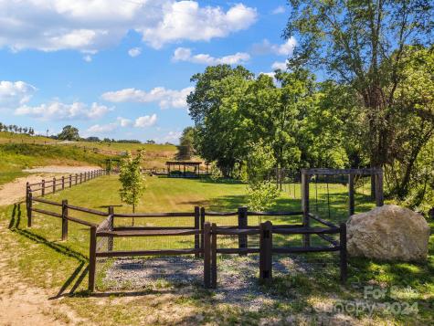 240 Westridge Farm Road Asheville NC 28804
