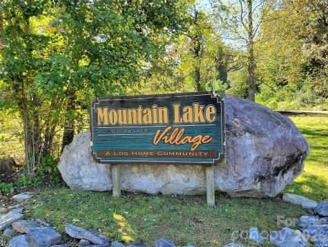 62 Oscelake Way Hendersonville NC 28739