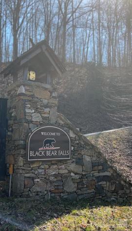 9999 One Feather Road Whittier NC 28789