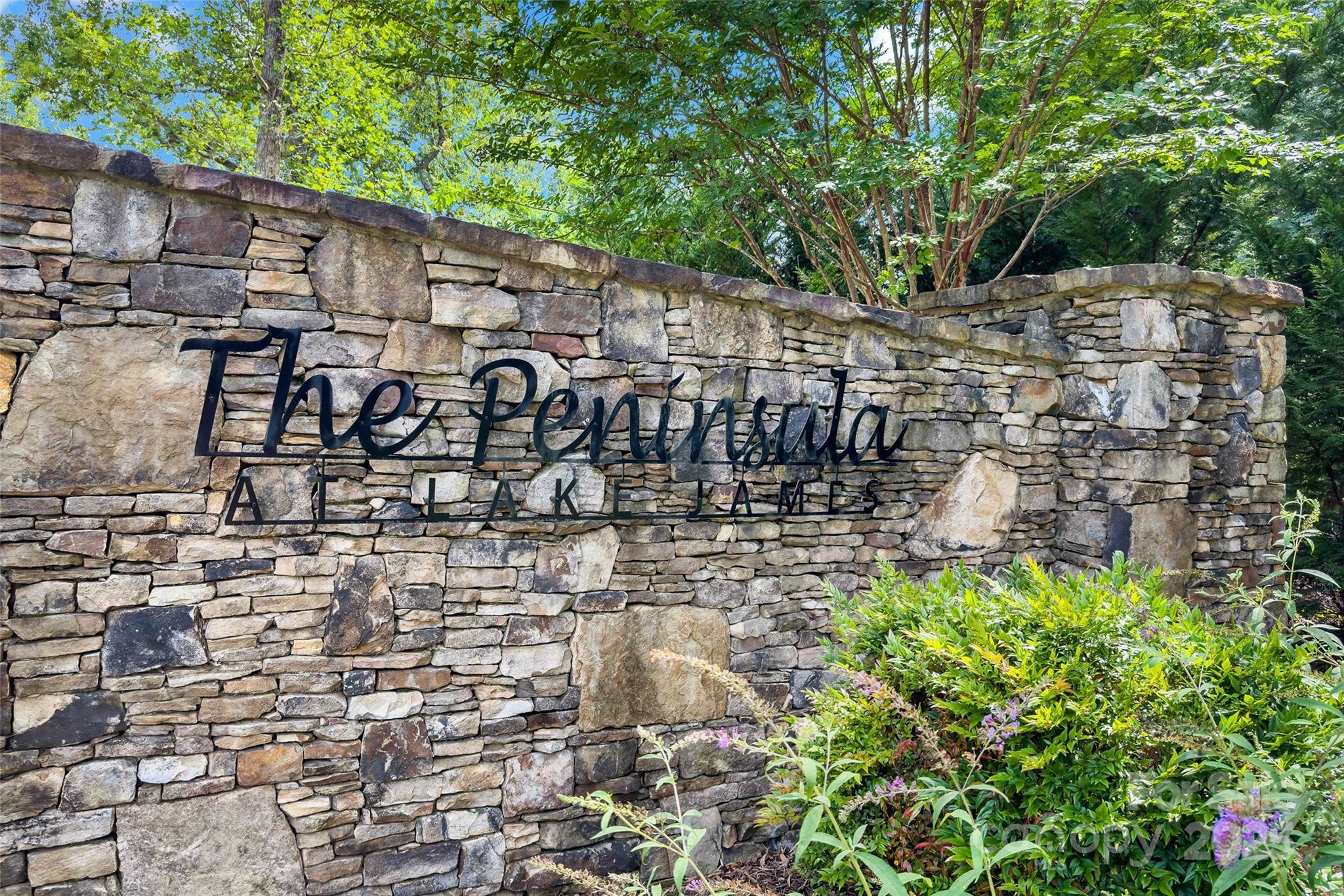 365 Peninsula Reserve Road Nebo NC 28761