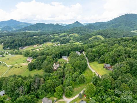 40 Sedgefield Place Clyde NC 28721