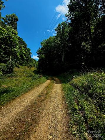 700 Wooded Mountain Trail Mars Hill NC 28754