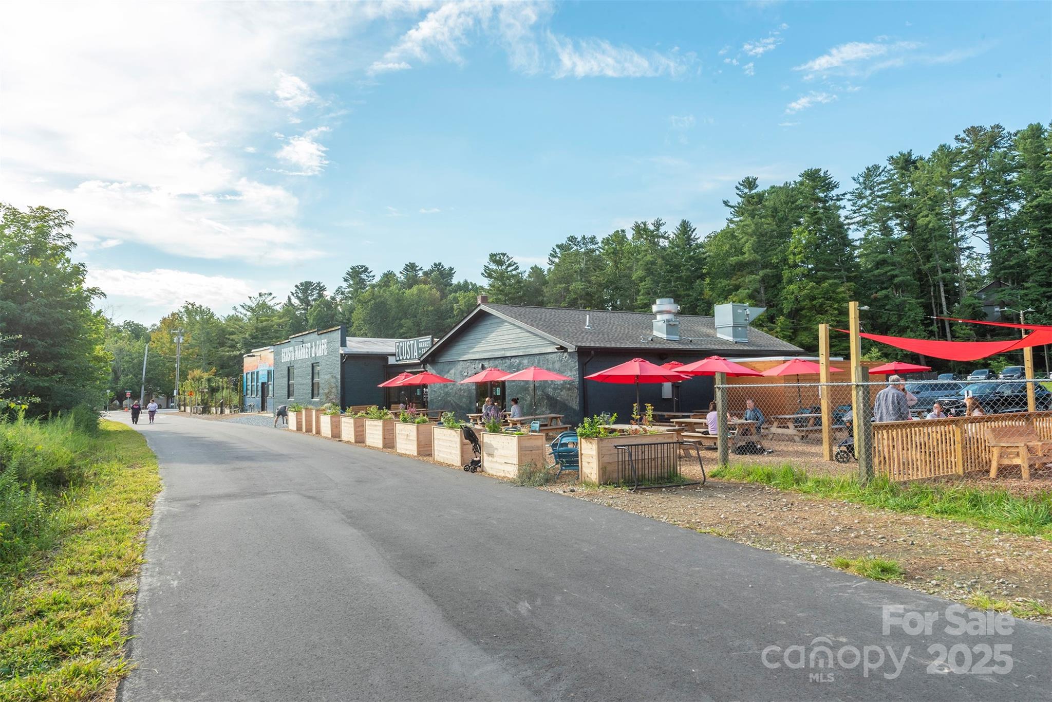99999 Dale Street Hendersonville NC 28792