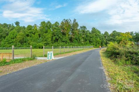 99999 Dale Street Hendersonville NC 28792