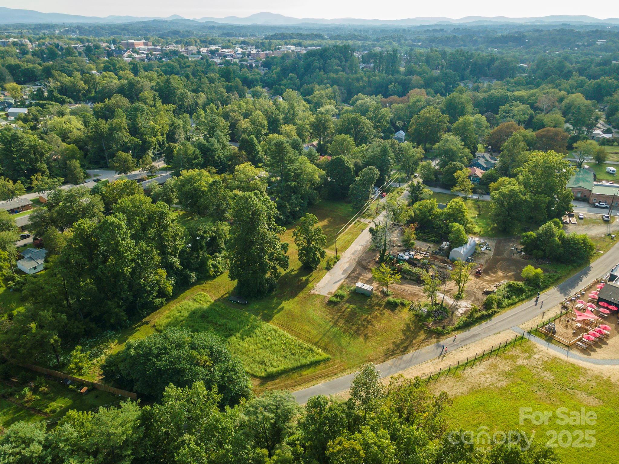 99999 Dale Street Hendersonville NC 28792