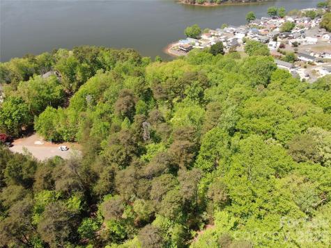210 Kingfisher Drive New London NC 28127