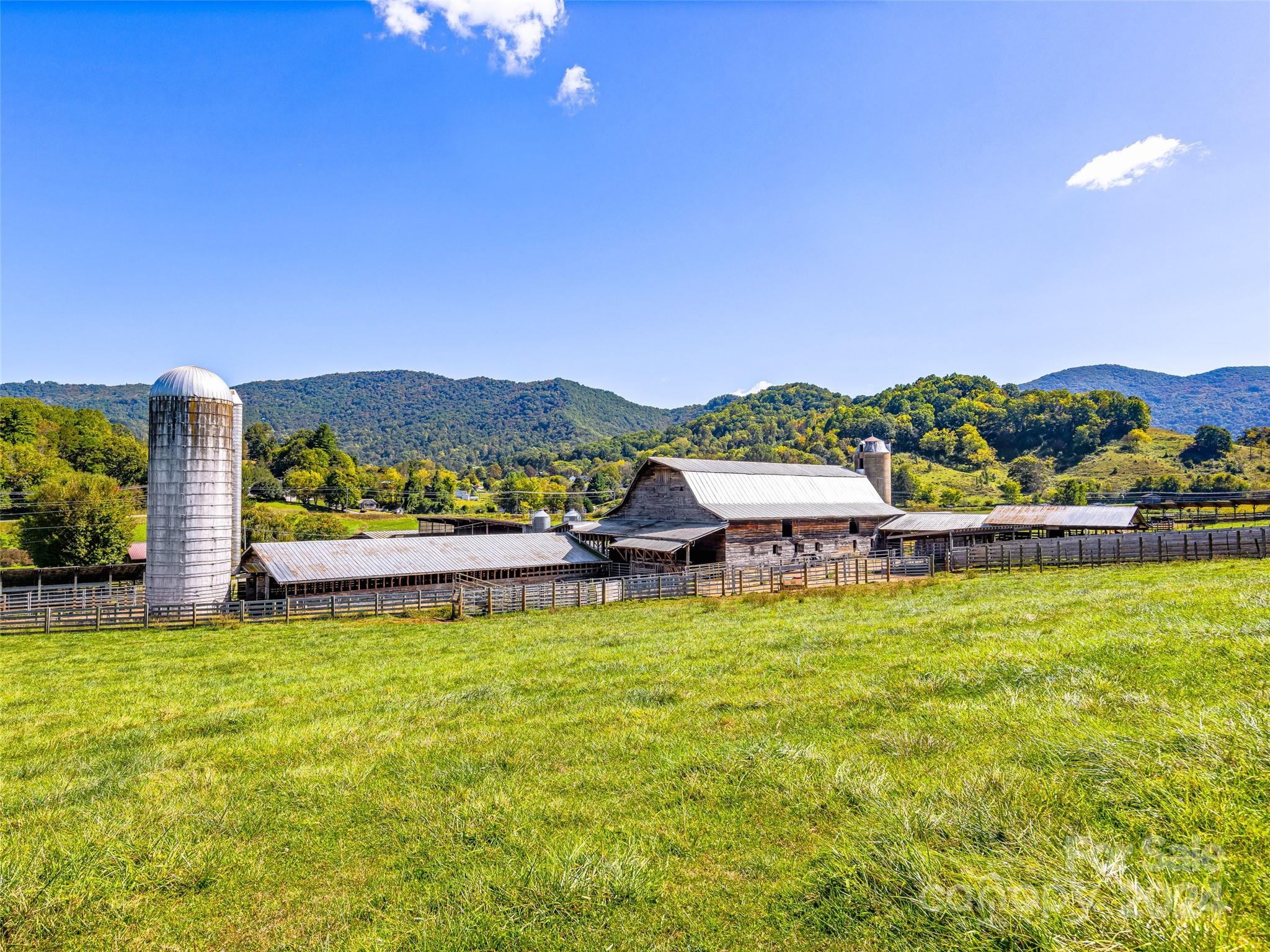 40 Ratcliff Cove Road Waynesville NC 28786