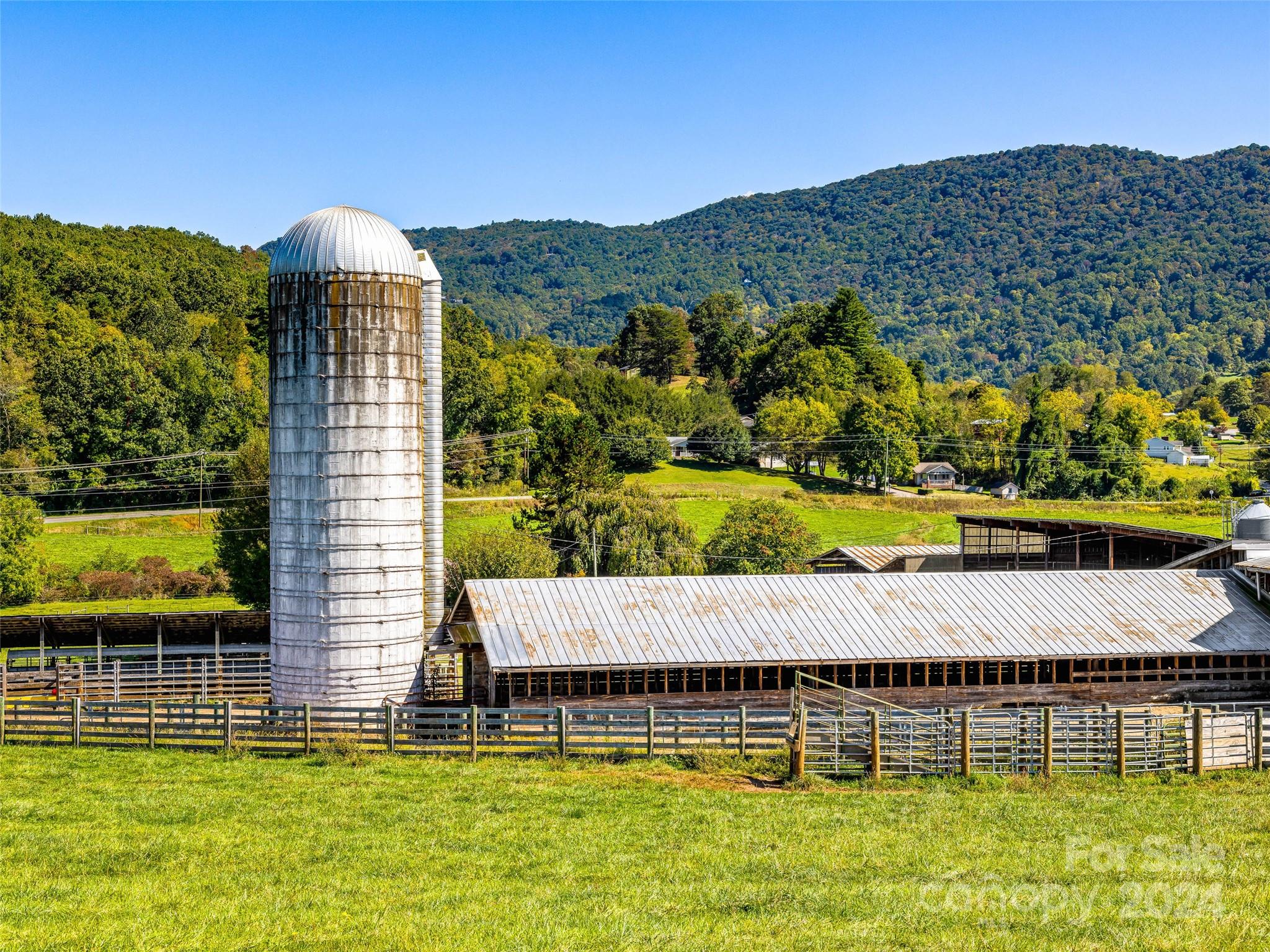 40 Ratcliff Cove Road Waynesville NC 28786