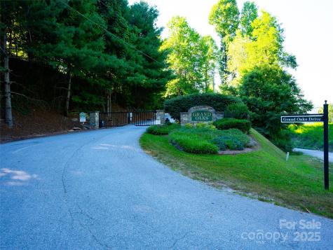 845 Grand Oaks Drive Hendersonville NC 28792