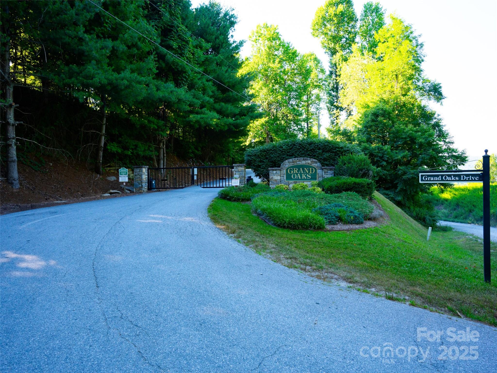 845 Grand Oaks Drive Hendersonville NC 28792