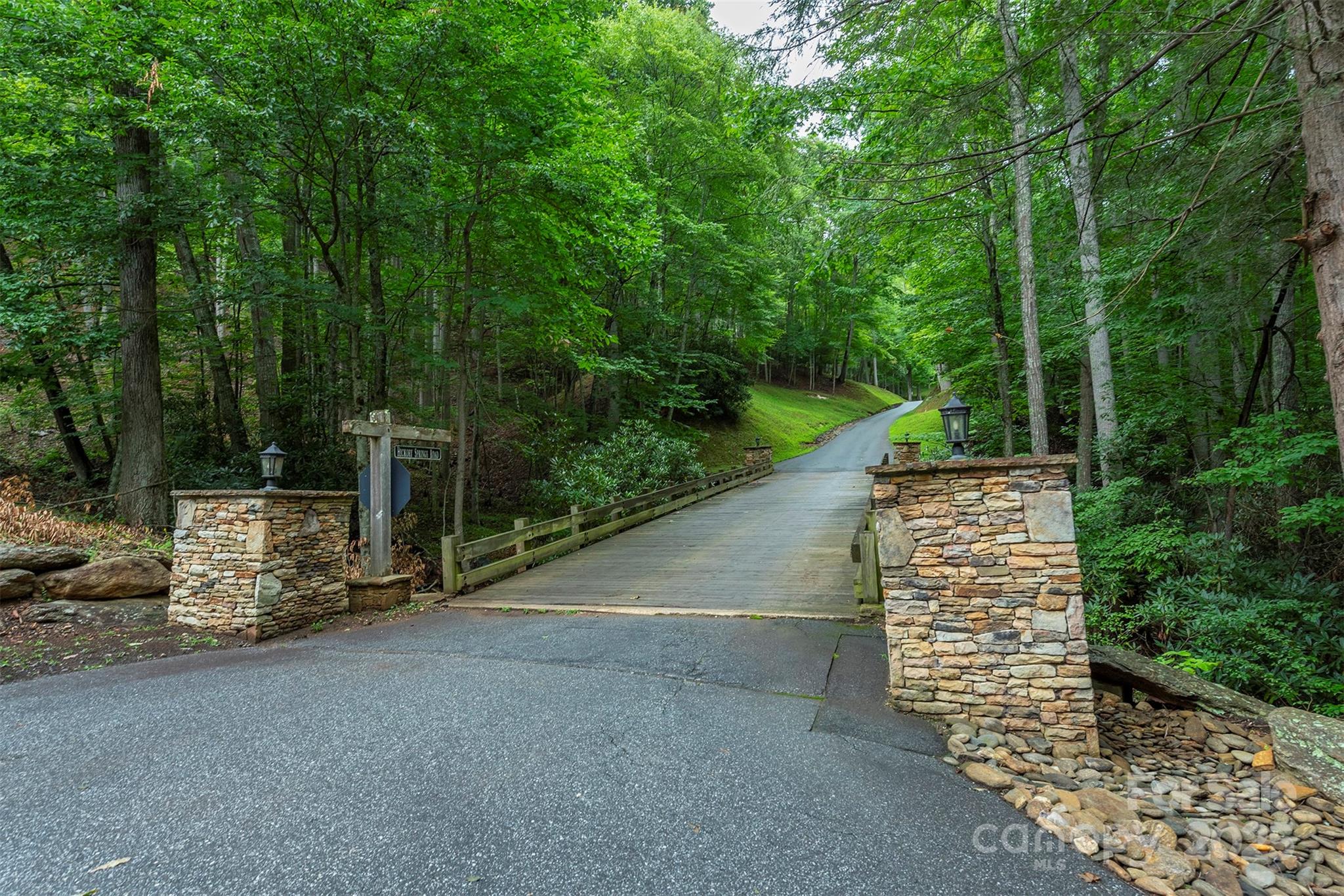 25 Hickory Springs Road Burnsville NC 28714
