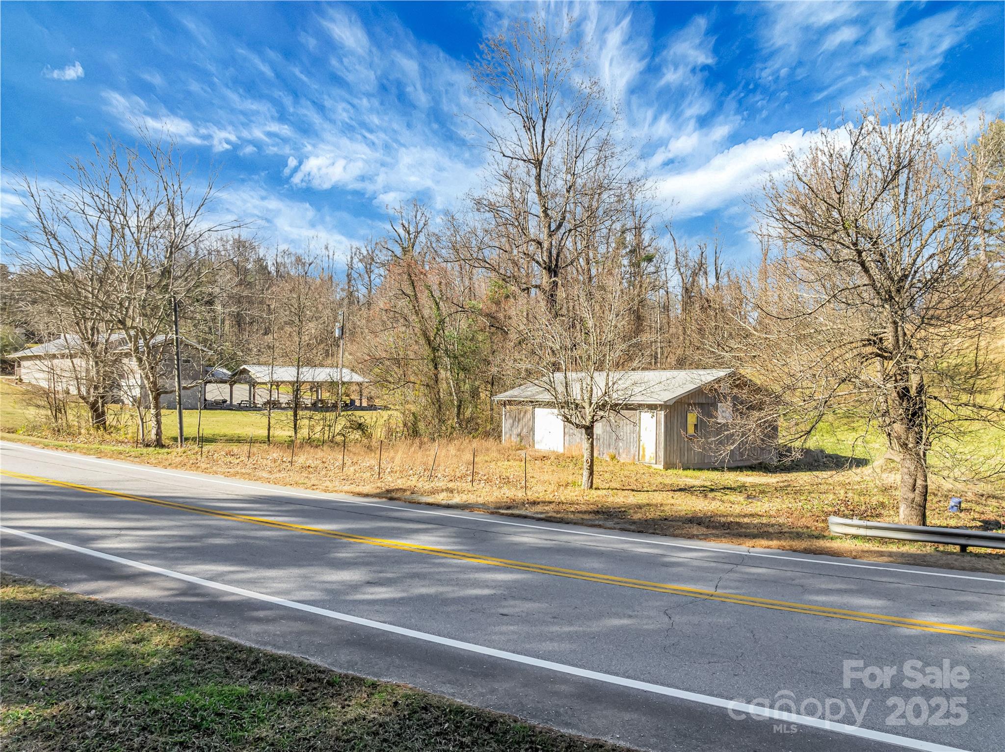 283 Ozone Drive Saluda NC 28773