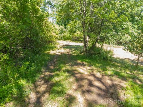 27 Shep Drive Mills River NC 29759