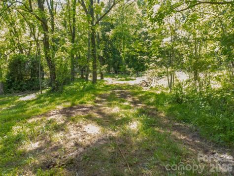 27 Shep Drive Mills River NC 29759