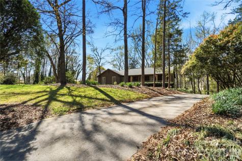 534 Aldeborough Lane Charlotte NC 28270