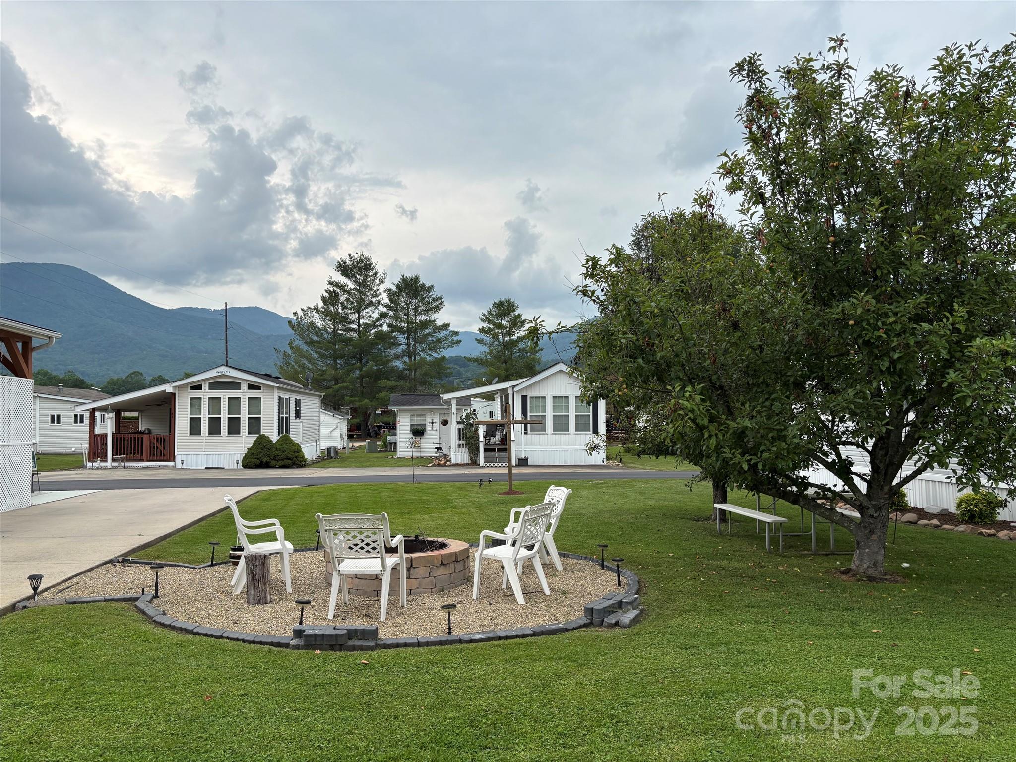 37 Strollers Lane Waynesville NC 28785