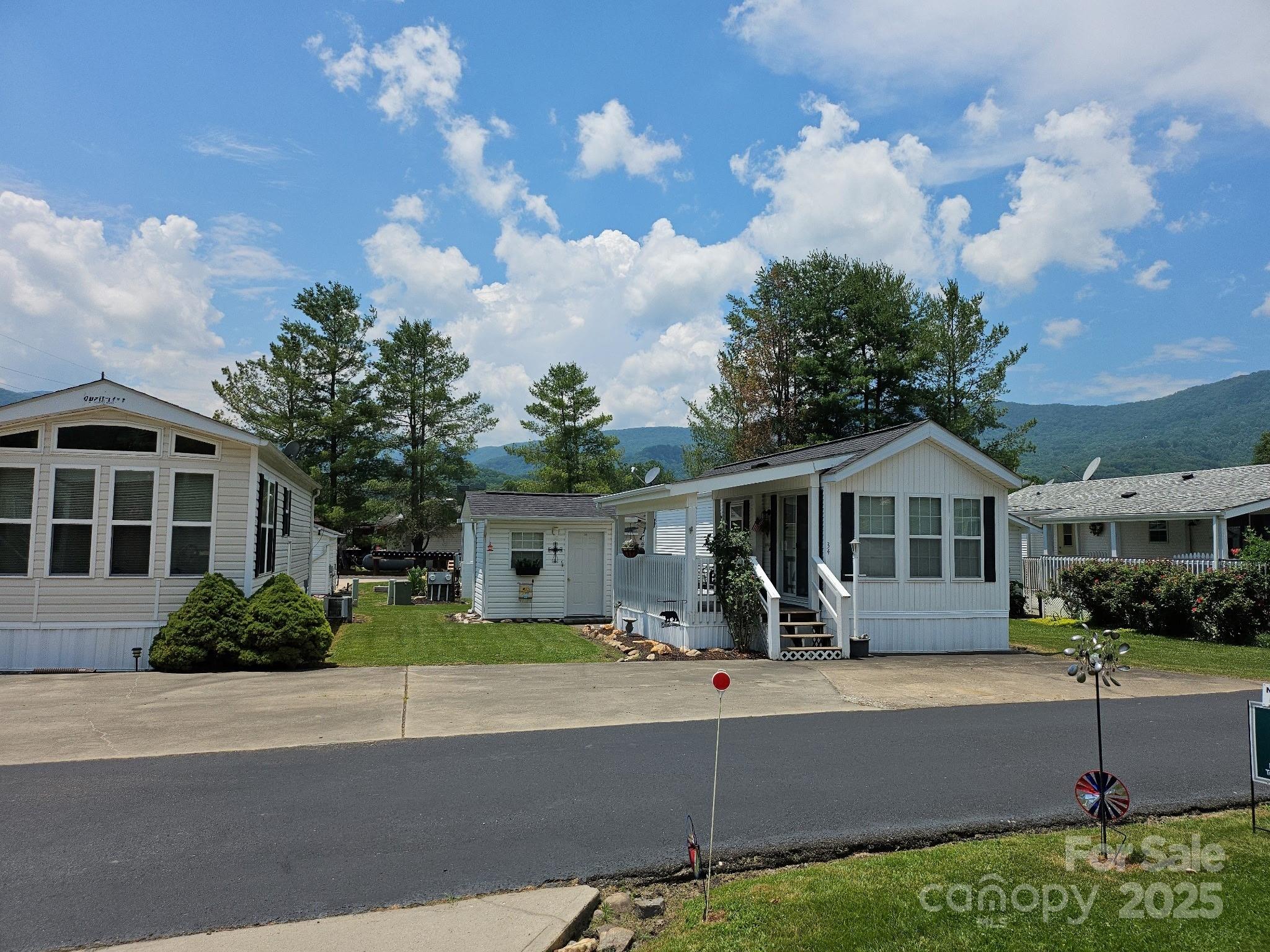 37 Strollers Lane Waynesville NC 28785