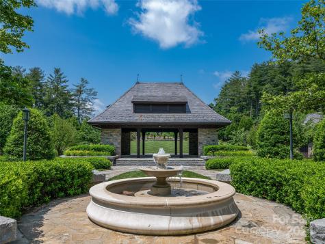128 Mirehouse Run Asheville NC 28803