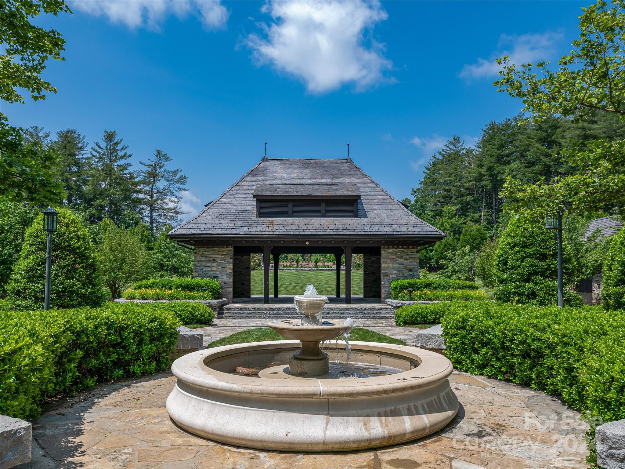 128 Mirehouse Run Asheville NC 28803
