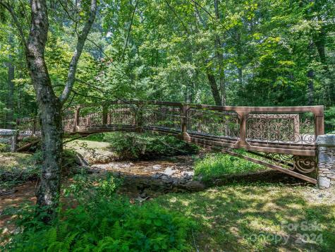 128 Mirehouse Run Asheville NC 28803