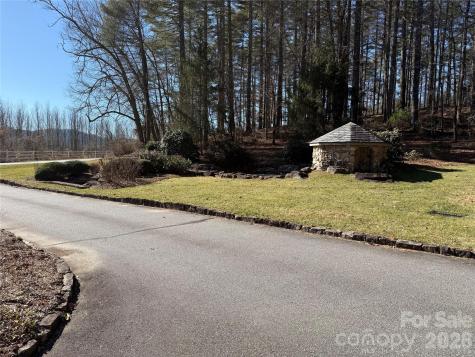 33 High Point Trail Brevard NC 28712