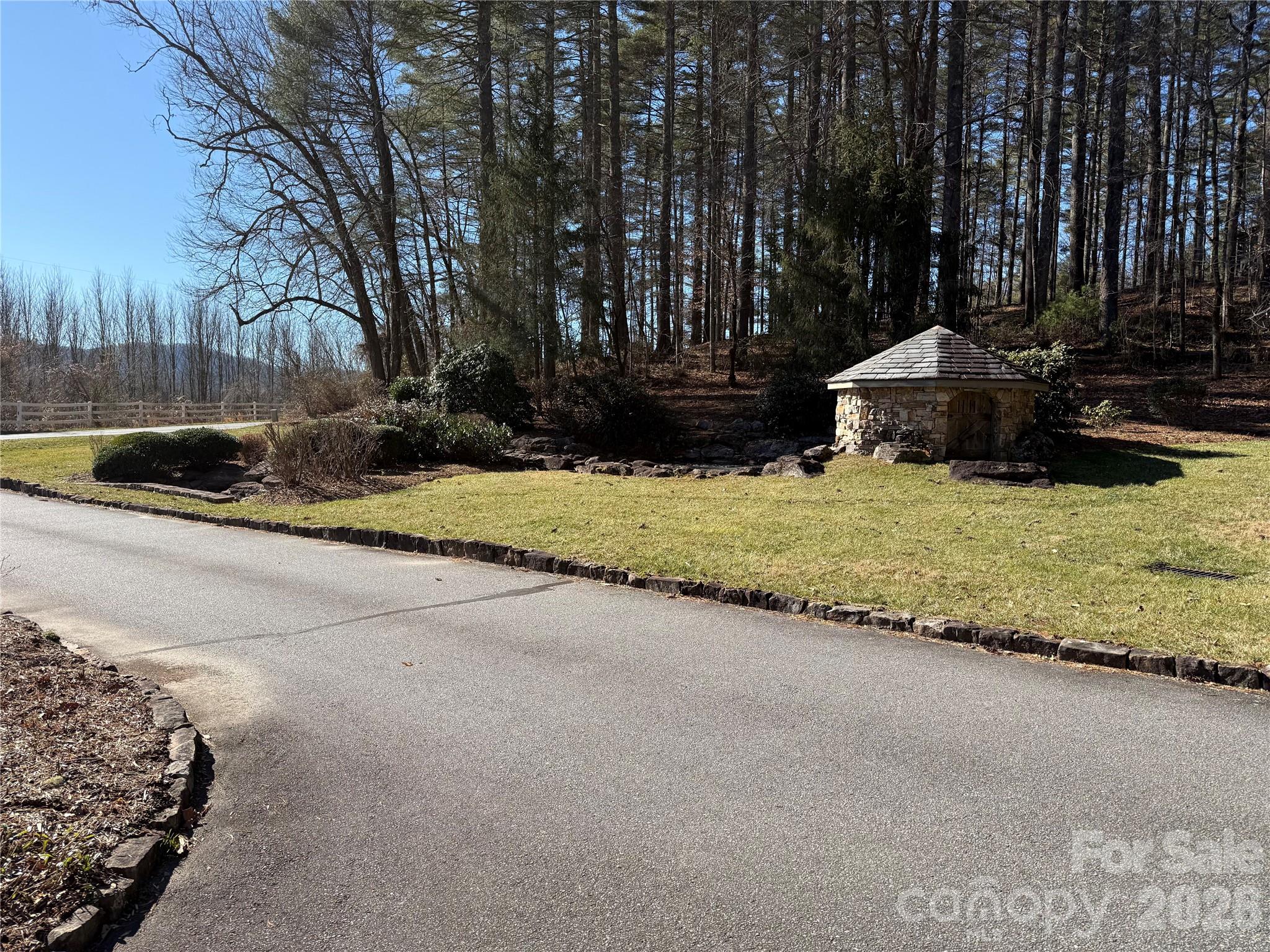 33 High Point Trail Brevard NC 28712