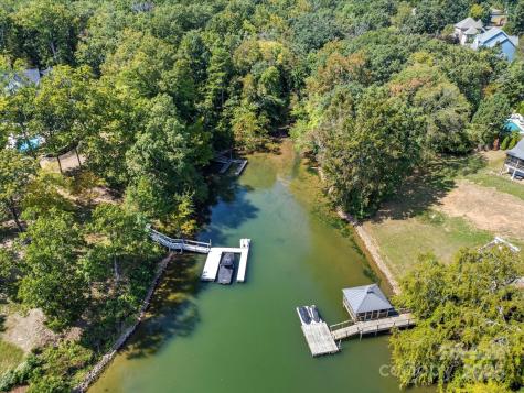 6860 Pine Moss Lane Lake Wylie SC 29710