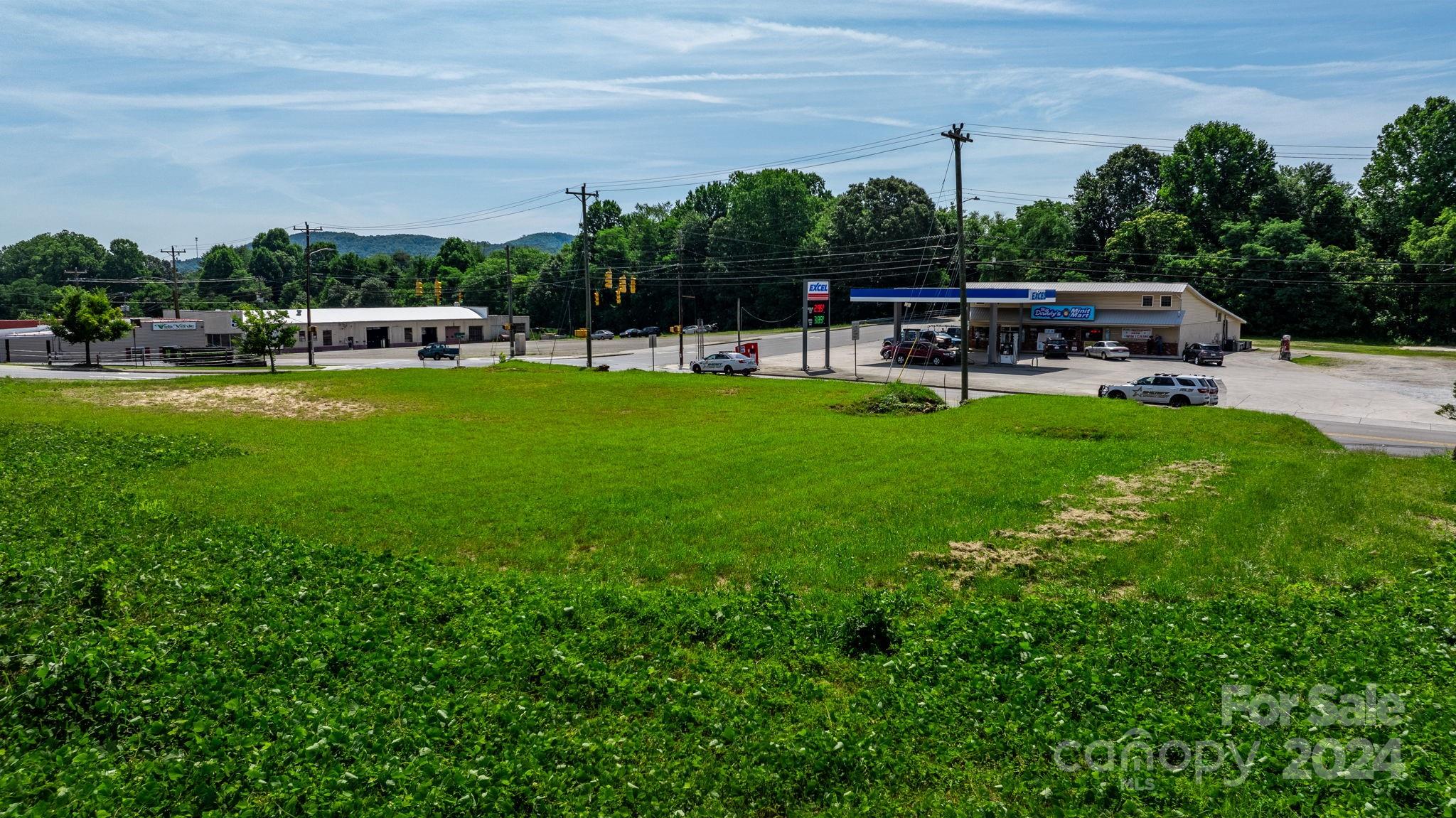 25 N Mcdowell Avenue Marion NC 28752