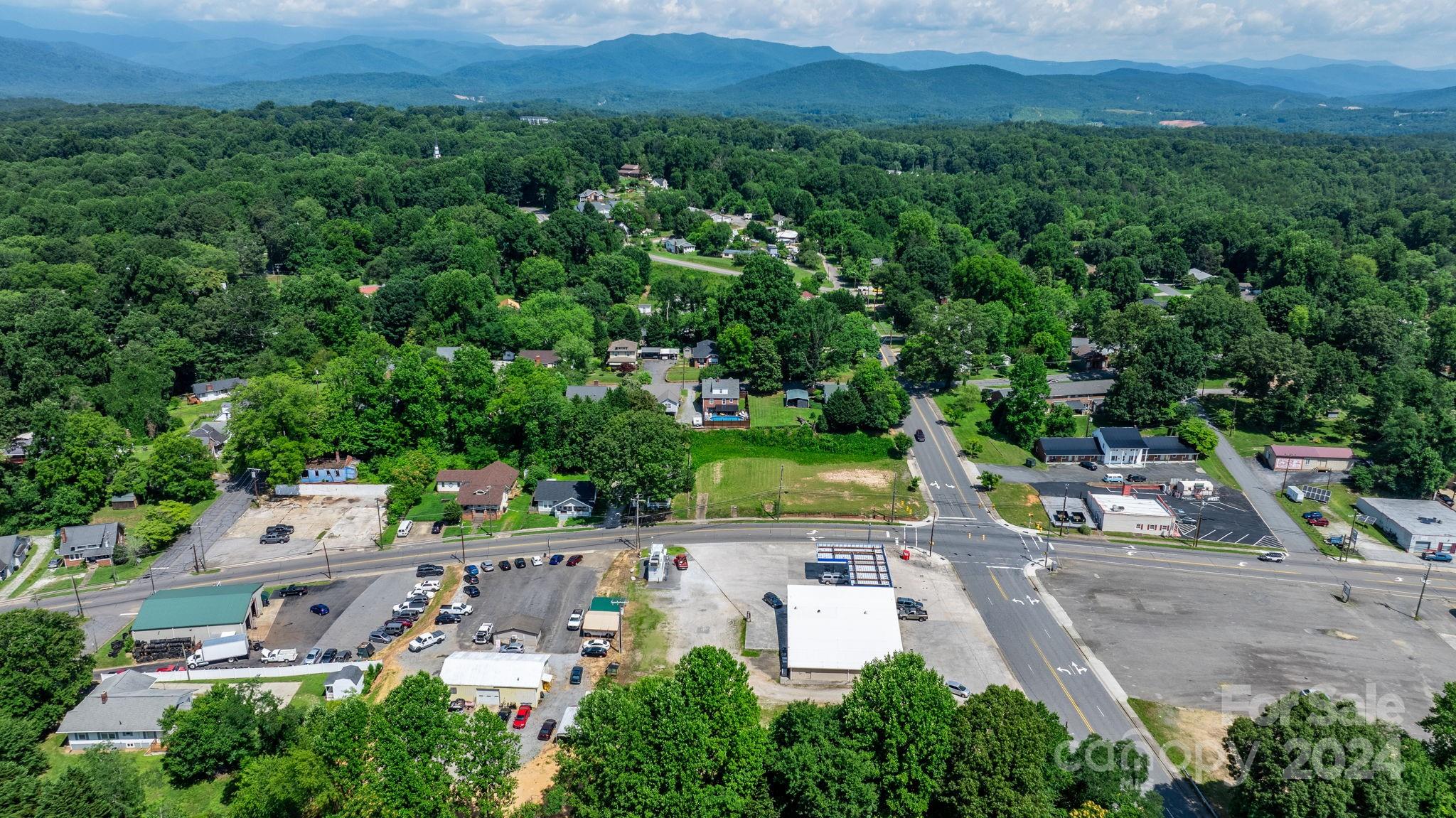 25 N Mcdowell Avenue Marion NC 28752