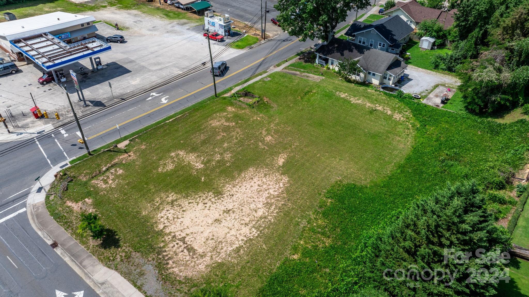 25 N Mcdowell Avenue Marion NC 28752