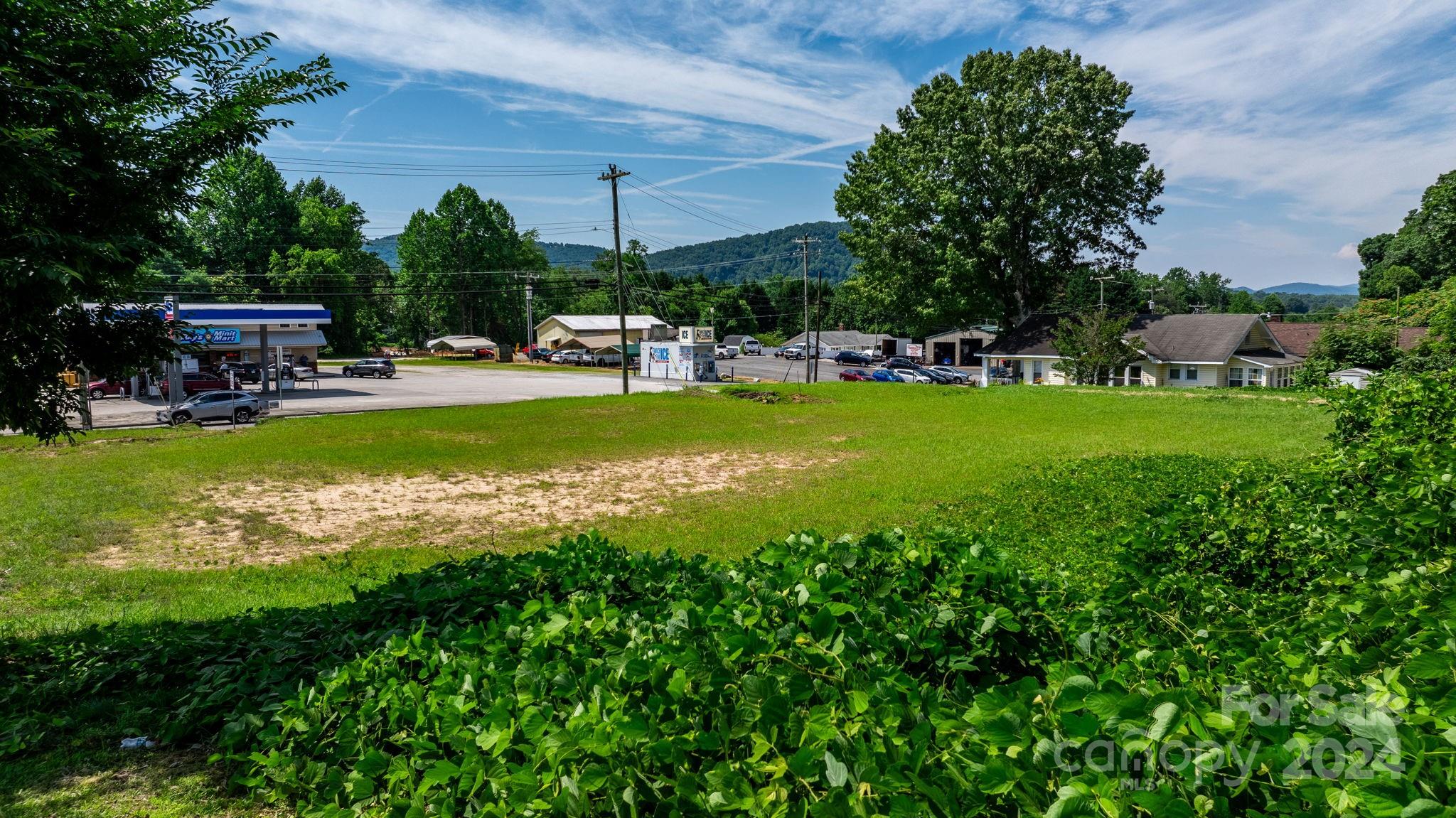 25 N Mcdowell Avenue Marion NC 28752