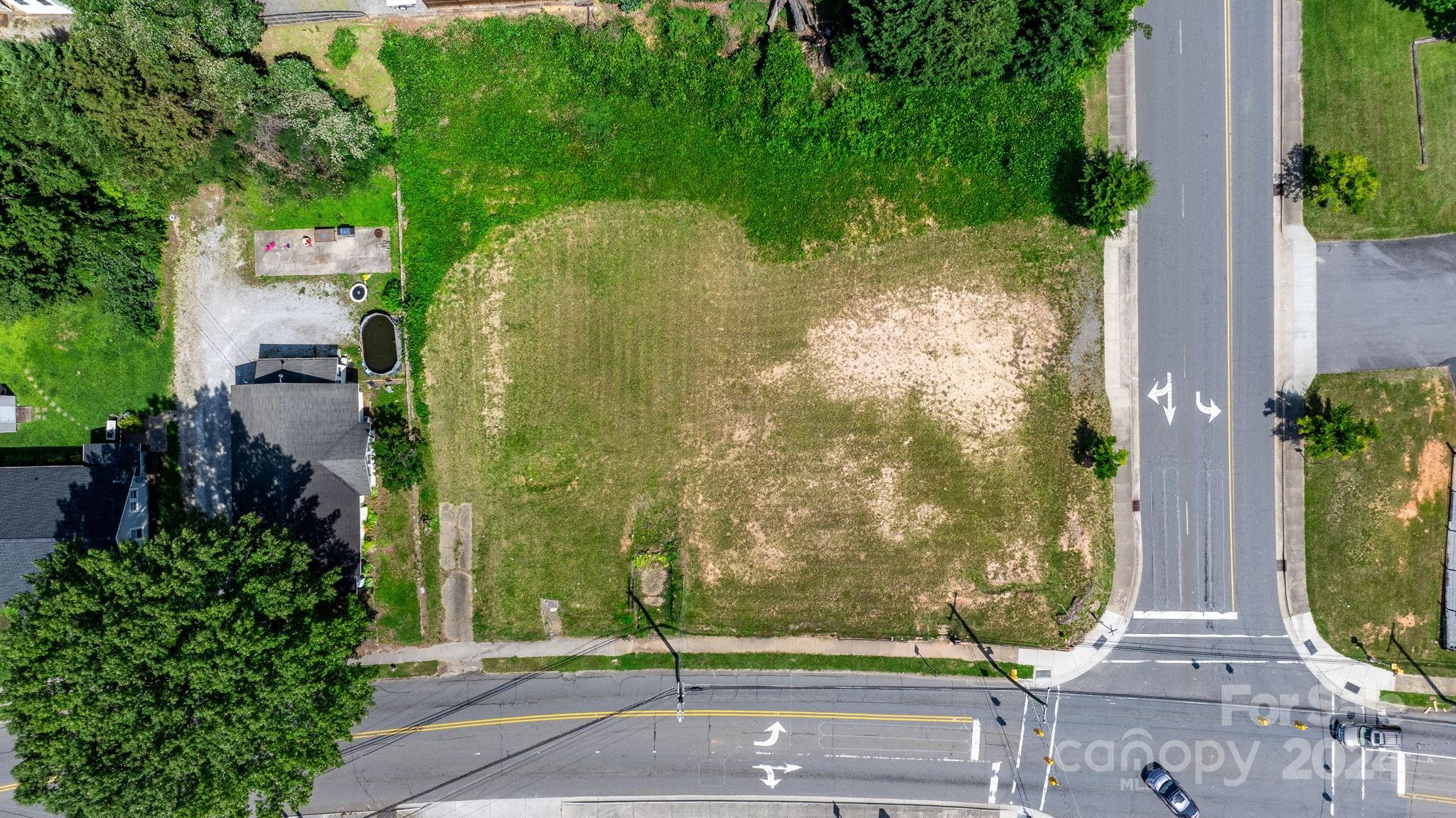 25 N Mcdowell Avenue Marion NC 28752
