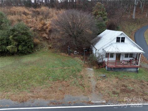 532 Pitman Road Bakersville NC 28705