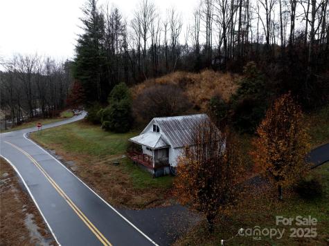 532 Pitman Road Bakersville NC 28705