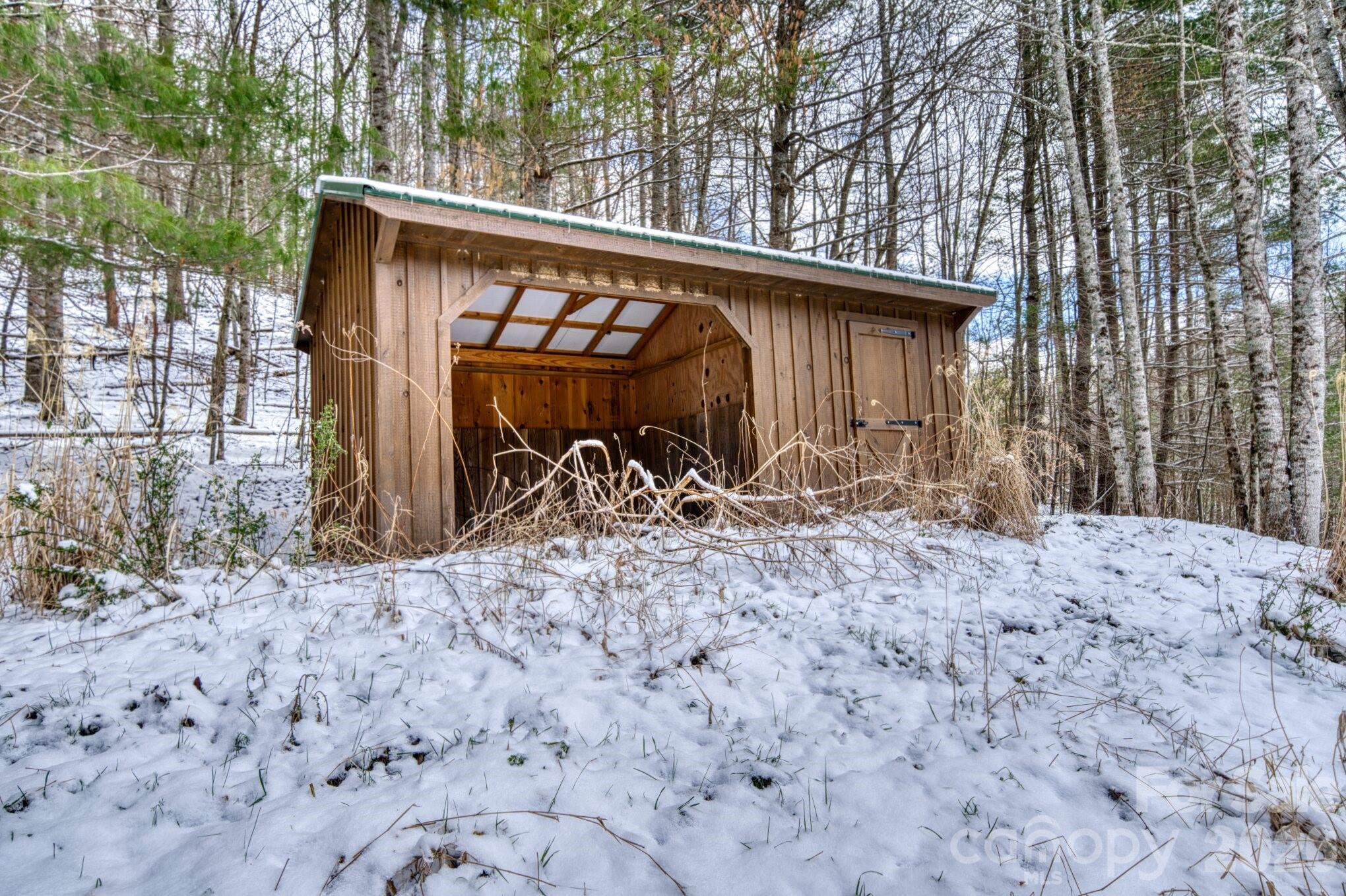292 Crow Lane Burnsville NC 28714