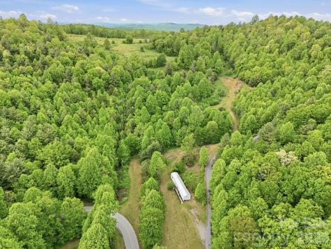 4105 Pinnacle Mountain Road Zirconia NC 28790