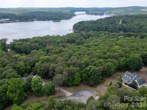 135 Deep Water Court New London NC 28127